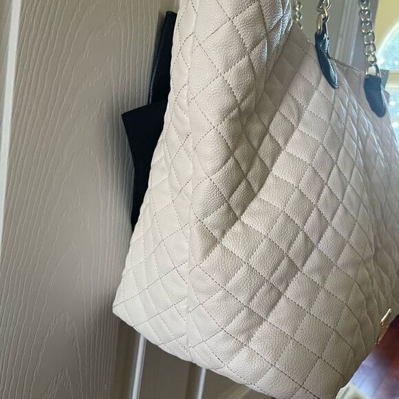 Betsey Johnson beige quilted large tote with black bow accent mint green… - Picture 7 of 16